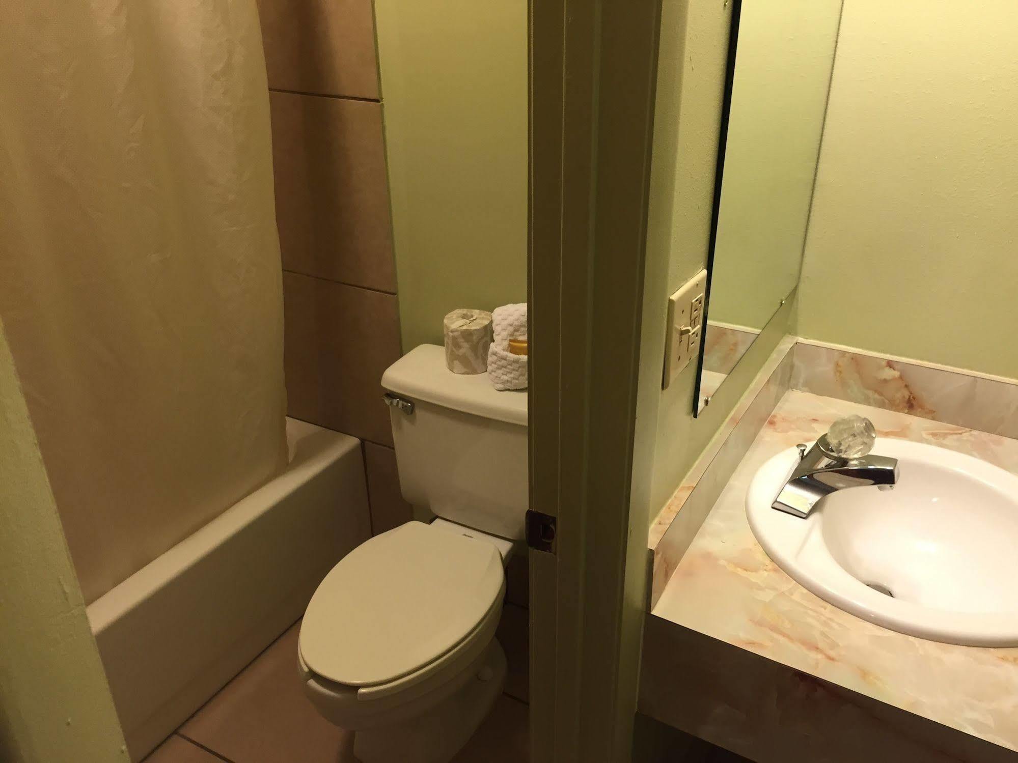 Sebring Inn Zewnętrze zdjęcie