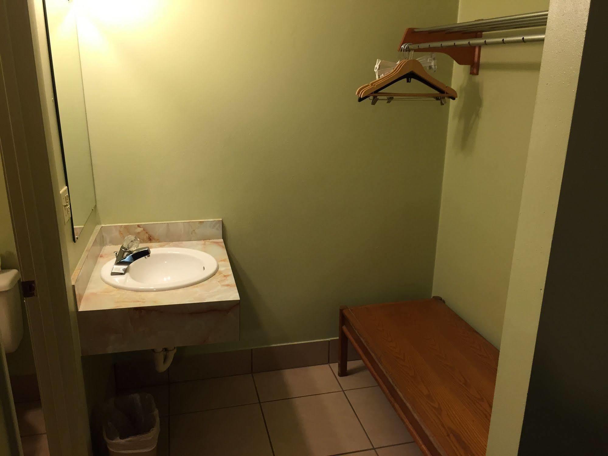 Sebring Inn Zewnętrze zdjęcie