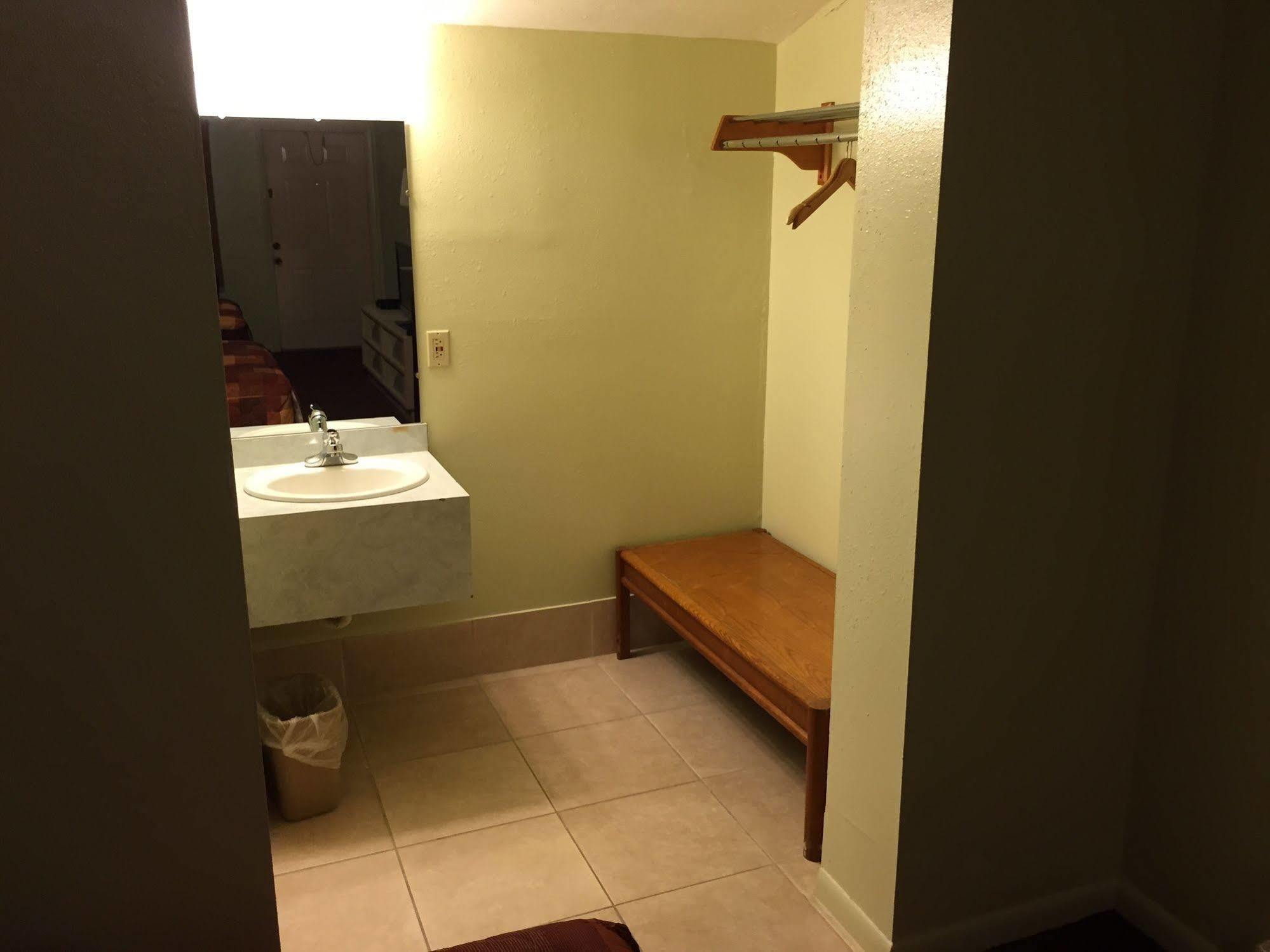 Sebring Inn Zewnętrze zdjęcie