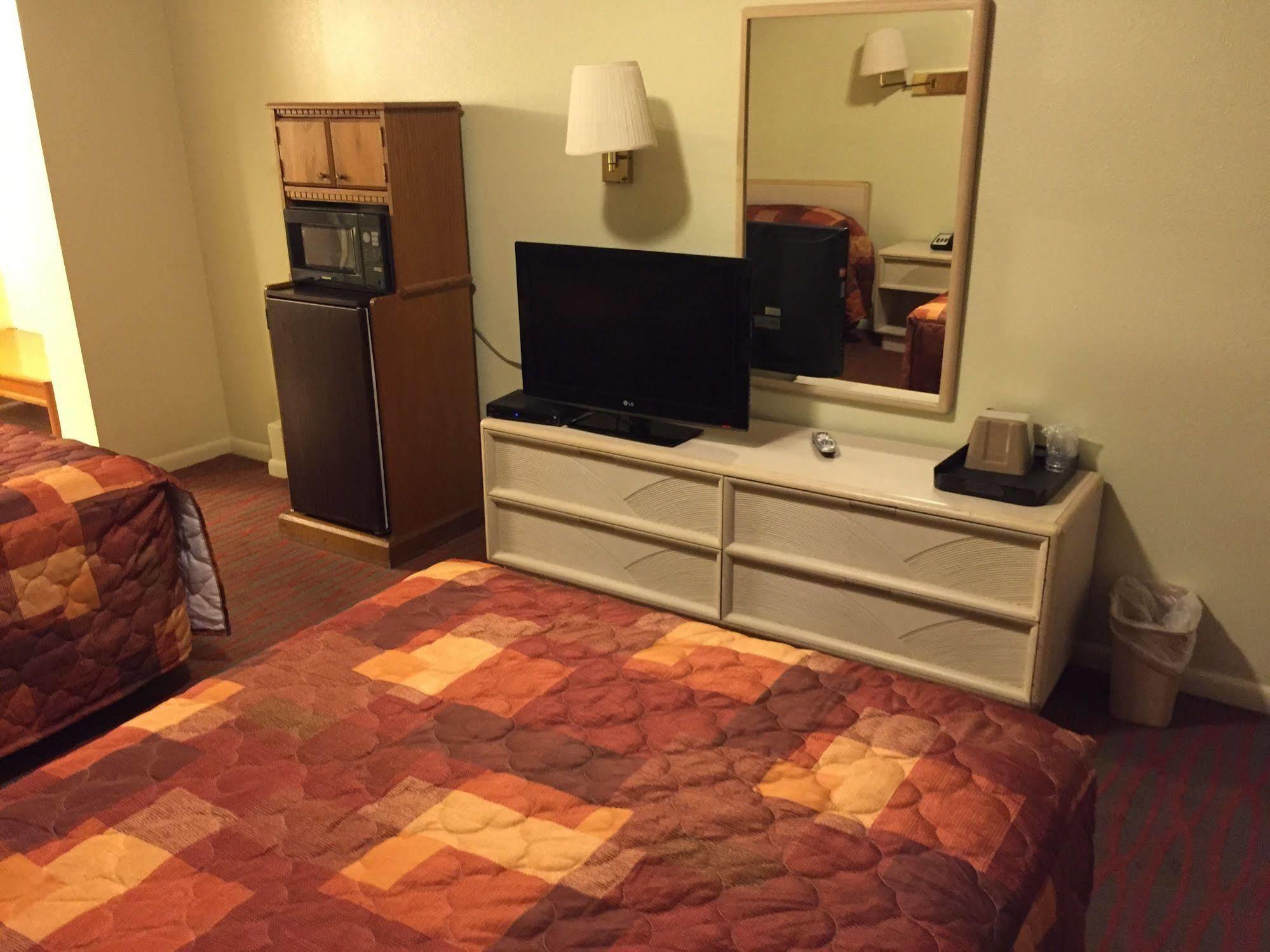 Sebring Inn Zewnętrze zdjęcie
